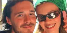 &ldquo;Rispondi a quelli che sono preoccupati per tua moglie? Sembra malata, &egrave; troppo magra&rdquo;, &ldquo;Non parlare mai pi&ugrave; di lei, &egrave; bellissima&rdquo;: la rabbia di Brooklyn Beckham per un commento sulla moglie Nicola Peltz