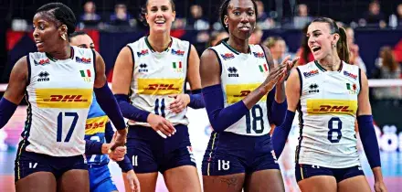 Europei di volley femminili, oggi l&rsquo;Italia sfida la Francia: &egrave; il match decisivo per il primo posto | Orario e dove vedere in tv e streaming (anche in chiaro)