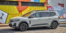 Dacia Jogger Hybrid 155, in citt&agrave; viaggia fino all&rsquo;80% del tempo in elettrico