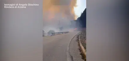 Incendio in Ogliastra, almeno 130 persone evacuate ad Arzana ed Elini &ndash; Video