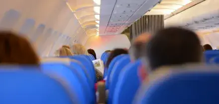 &ldquo;Abbandonati a noi stessi, alle sei di mattina ci hanno svegliato perch&eacute; non potevamo dormire per terra&rdquo;: volo per Milano Malpensa cancellato, circa 100 passeggeri bloccati a Palma di Maiorca