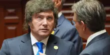 Gli argentini sempre pi&ugrave; indebitati per arrivare a fine mese. Ma per la destra di Milei &egrave; solo &ldquo;un problema tra privati&rdquo;