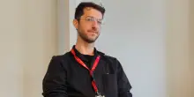 &ldquo;A Milano lo stipendio di un insegnante, di un infermiere o anche di un medico non basta per un bilocale&hellip; C&rsquo;&egrave; scoraggiamento, non si ha pi&ugrave; la speranza di una vita solida e sui social ci raccontiamo coraggiosi, anticonformisti&rdquo;: cos&igrave; Latronico