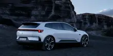 Polestar 4 diventa suv. Pi&ugrave; spazio e fino a 630 km di autonomia