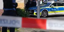 Esplosione alla stazione centrale di Augusta in Germania, due feriti lievi: artificieri sul posto