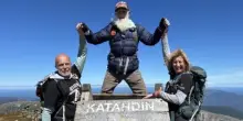 &ldquo;Ho 91 anni e ho completato uno dei trekking pi&ugrave; famosi al mondo. A pochi metri dalla vetta sono caduto, non riuscivo pi&ugrave; a muovermi ma sono riuscito a farcela&rdquo;: la storia di Dale Sanders