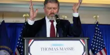 &ldquo;Lapo Elkann e Eduardo Teodorani cospiratori di Epstein, dovrebbero essere indagati e processati&rdquo;: le parola alla Camera Usa di Thomas Massie