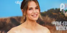 &ldquo;Ho scoperto che essere famosa non paga le bollette. Ad un certo punto mi sono rimboccata le maniche&rdquo;: la confessione di Jennifer Garner dopo il divorzio da Ben Affleck