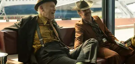 Wild Horse Nine, McDonagh sfida la storia tra spie, cavalli selvaggi e sangue: a Venezia il cinema torna a essere esperienza