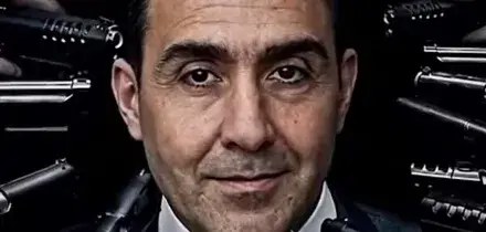 Il &ldquo;me ne frego&rdquo; di Vannacci alle accuse su Mosca. La clip con la voce di Pavarotti fa arrabbiare la famiglia del tenore