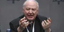 Fine vita, il Vaticano: &ldquo;Meno fondi per le armi e pi&ugrave; per le cure palliative. Chi si dice difensore della vita si muova&rdquo;