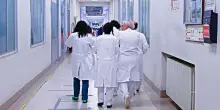 Devasta pronto soccorso e lancia lavandino contro il personale a Schiavonia (Padova). &Egrave; la quinta aggressione in un ospedale negli ultimi 4 giorni
