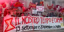 Rientro a scuola, studenti in presidio al ministero: &ldquo;Aule roventi, edifici insicuri e didattica vecchia. Valditara non ci ascolta&rdquo;