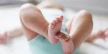 Bimba di 14 mesi muore nella culla: si ipotizza un rigurgito. Disposta l&rsquo;autopsia dalla procura di Nuoro