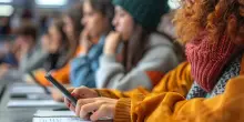 &ldquo;Crollo della capacit&agrave; di lettura in Occidente? Smartphone e social distruggono la concentrazione. E ora il rischio &egrave; l&rsquo;IA&rdquo;