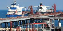 Petrolio sopra i 100 dollari e il gas vola ai livelli di fine 2022. Sale costo del debito Usa: rendimenti dei titoli a 10 anni ai massimi da tre anni