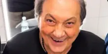 &ldquo;Mi diedero sei mesi di vita per un tumore al fegato, ho pensato al suicidio. Pino Daniele mi mise al collo la sua collanina con il Cristo e disse: &lsquo;Ti aiuter&agrave;, poi sono guarito&rdquo;: cos&igrave; Tullio De Piscopo