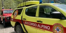 Alpinista rimane incastrata a testa in gi&ugrave; dopo un volo di 20 metri dal Monte Baffelan: soccorsa in elicottero, &egrave; grave