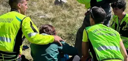 Cinque giorni nel gelo, escursionista 70enne &ldquo;salvata&rdquo; dai mirtilli. I soccorritori: &ldquo;Ricerche senza sosta, mai smesso di credere che fosse viva&rdquo;
