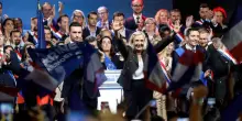 Marine Le Pen apre la corsa per le presidenziali: al centro il tema casa e la priorit&agrave; ai francesi per gli alloggi sociali