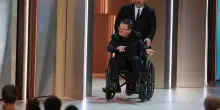 &ldquo;Accettare il Parkinson non significava arrendermi&rdquo;: Michael J. Fox commuove agli Emmy Awards. La storia dell&rsquo;attore e della malattia che ha cambiato la sua vita
