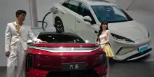 Cina, nel 2030 elettriche e ibride saranno il 70% del mercato