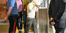 Cinquantenne e disoccupato: chi &egrave; il &ldquo;cecchino&rdquo; di Prati denunciato dopo essersi costituito. Una vittima: &ldquo;Libero e ora ho paura&rdquo;