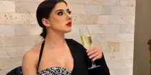 Da influencer a presunta &ldquo;erede&rdquo; dell&rsquo;impero della cocaina: chi &egrave; Paula Sim&otilde;es, la moglie di Patrick Assisi arrestata. Lei si difende: &ldquo;Non sono mio marito&rdquo;