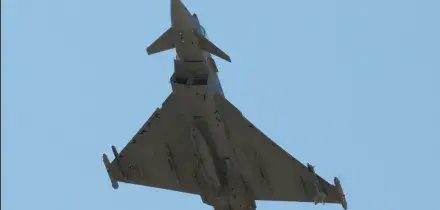 Attacchi a base aerea in Arabia, colpito Eurofighter italiano. Crosetto: &ldquo;Nessun nostro militare coinvolto&rdquo;