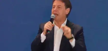 M5s, Conte a Nova: &ldquo;Emerge un mandato chiaro. No all&rsquo;economia di guerra, no al riarmo&rdquo;
