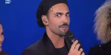 &ldquo;Ho fatto un tour in un momento molto difficile della mia vita. Impossibile replicare quei numeri, quindi da oggi faremo tutto sbagliato. Sto tramando&rdquo;: Marco Mengoni misterioso ai Byd Music Awards