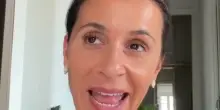 &ldquo;Se la me stessa di 35 anni sapesse dove sarei arrivata a 45, sarebbe devastata. Ho provato ad avere un figlio ma non ci sono riuscita, sono single, sto cambiando lavoro, eppure&hellip;&rdquo;: la storia di Celia Perdios