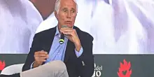 Malag&ograve;-Abodi, scontro alla Festa dei giovani di Fdi. Il presidente Figc: &ldquo;&Egrave; una questione politica, sono sotto attacco&rdquo;. Il ministro: &ldquo;Le regole vanno rispettate&rdquo;