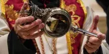 San Gennaro visto da &ldquo;dentro&rdquo;. Un &ldquo;inviato speciale&rdquo;, Francesco Imperiali di Francavilla della Deputazione della Cappella del Tesoro di San Gennaro. Sangue e lacrime. Il legame storico tra il Santo e Saturno