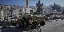 Preti contro il Genocidio torna in piazza: cento sacerdoti in marcia a Roma per i bambini palestinesi e libanesi uccisi da Israele