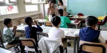 Tetto agli stranieri, mille euro di multa per il burqa e allontanamento del minore dalla famiglia se i genitori non studiano l&rsquo;italiano: cosa prevede il decreto scuola