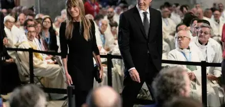 Spagna, Begona Gomez rinviata a giudizio: la moglie del premier Sanchez a processo per traffico di influenze e malversazione