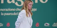 La bugia di Meloni sul divieto social per i minori: &ldquo;Non lo abbiamo bloccato&rdquo;. Opposizioni: &ldquo;Ddl fermo perch&eacute; il governo (succube di big tech) non d&agrave; i pareri&rdquo;