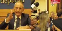L&rsquo;ex Forza Italia Calderone passa con Vannacci: gaffe e contraddizioni su femminicidio e Roggero. Poi la bagarre in sala stampa