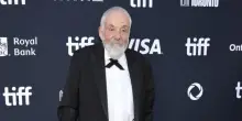 &ldquo;La miosite rende difficili i miei movimenti. Probabilmente Tender Loving Care sar&agrave; il mio ultimo film&rdquo;, l&rsquo;addio al cinema del regista Mike Leigh