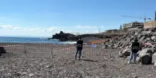Catania, il ciclone Harry fa riemergere una discarica degli anni &rsquo;60: la scoperta durante i lavori di ripristino del porto