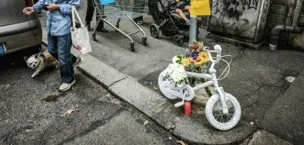 Una &ldquo;ghost bike&rdquo; sul luogo dell&rsquo;investimento del bimbo di 7 anni mentre andava a scuola in bici a Torino