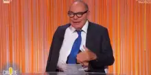 Bruno Vespa intervista Giorgia Meloni con un occhio gonfio e un braccio fasciato: &ldquo;Sono caduto stamani, mi hanno operato al Gemelli&rdquo;. La premier: &ldquo;Avevo proposto di rinviare&rdquo;