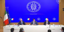 Tetto di alunni stranieri nelle scuole, la conferenza stampa a Palazzo Chigi dopo il Cdm: la diretta con Salvini e Valditara