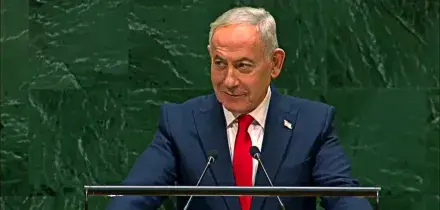 Netanyahu parla all&rsquo;assemblea Onu, l&rsquo;aula si svuota. Lui: &ldquo;Codardi. Combattiamo anche per loro&rdquo;. E alza un cercapersone in aula