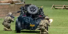 Fuoco amico durante un&rsquo;esercitazione Nato in Lettonia: quattro militari italiani feriti. &ldquo;Nessuno &egrave; in pericolo di vita&rdquo;
