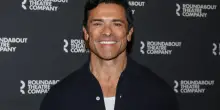 &ldquo;Questo intervento chirurgico &egrave; come un cesareo per il mio alluce&rdquo;: Mark Consuelos si opera d&rsquo;urgenza dopo un anno di rinvii e sbotta in diretta