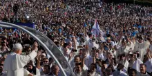 &ldquo;Indispensabile riconoscere i nostri errori&rdquo;: a Lourdes il Papa torna a parlare degli abusi contro minori commessi da membri del clero. E incontra 7 vittime