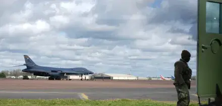 Regno Unito, &ldquo;grave incidente&rdquo; vicino alla base RAF utilizzata dagli Stati Uniti: &ldquo;Arresti per reati legati agli esplosivi&rdquo;. Indaga l&rsquo;Antiterrorismo