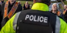 Irlanda del Nord, torna la tensione: proteste contro la marcia unionista. Il premier Burnham: &ldquo;Mantenete la calma&rdquo;